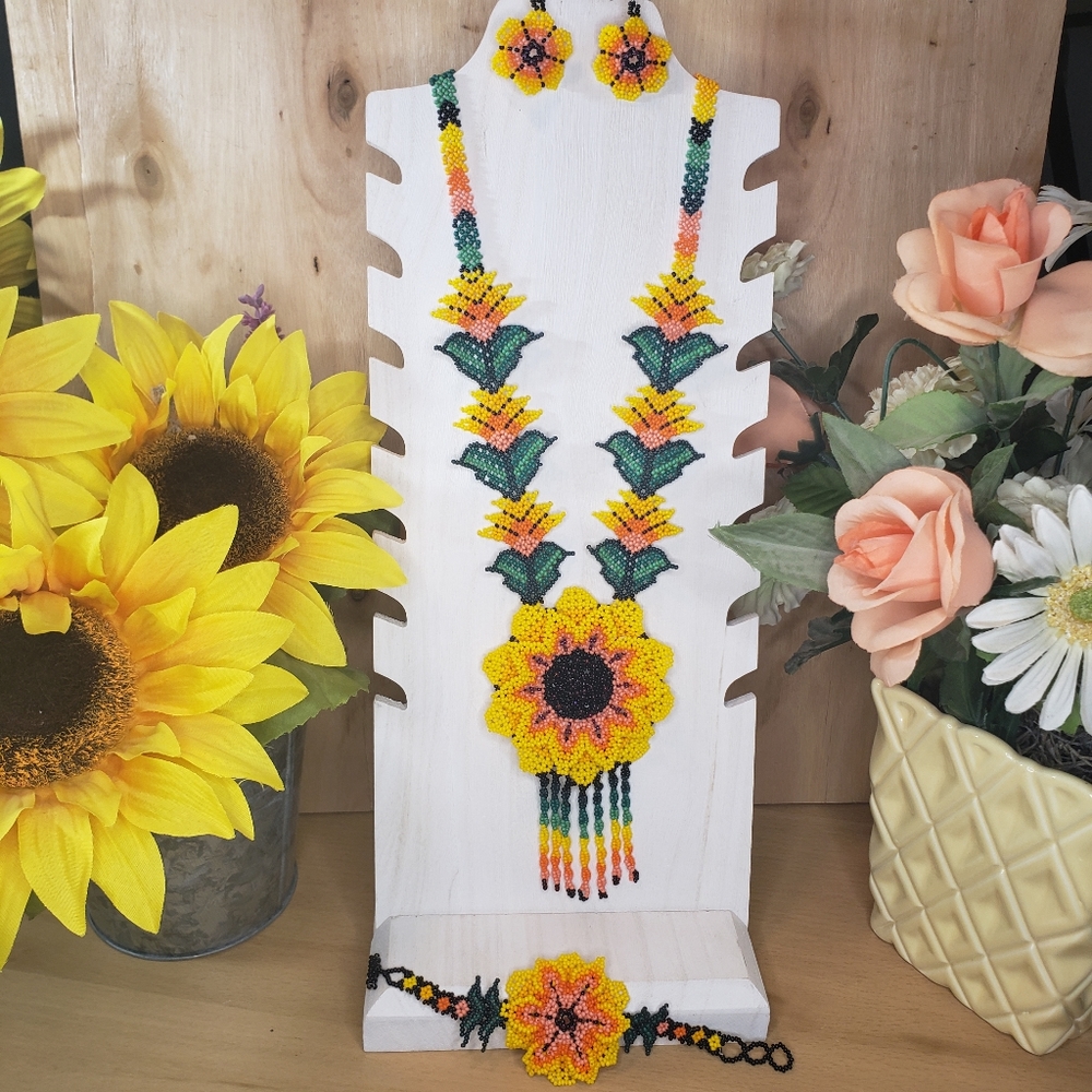 Mexican Handcrafted Maxi Necklace, bracelet and earrings set Huichol flowers Han